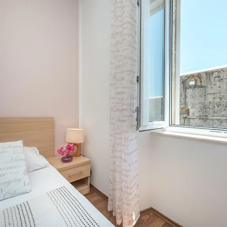 Fora Apartment *